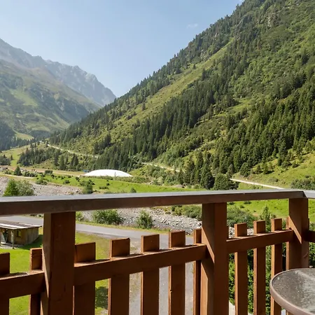 Alpine Including Summercard Hotell 3*