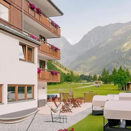 Hotel Alpine Including Summercard 3*