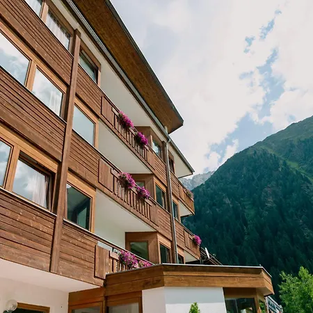 Alpine Hotell 3*