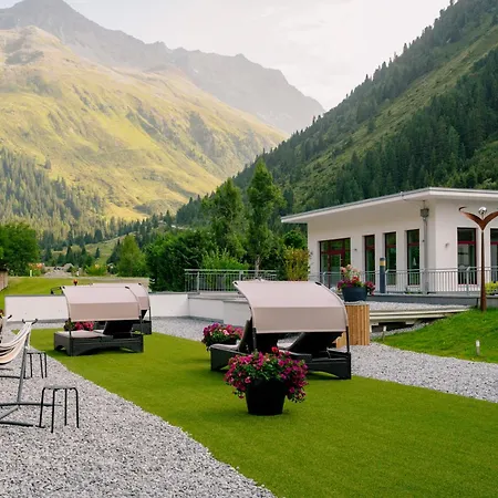 Hotell Alpine Including Summercard