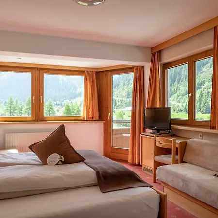 Hotel Alpine Including Summercard