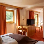 Alpine Hotel