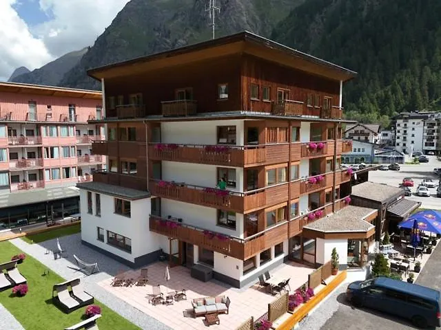 Alpine Hotel